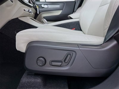 2025 Volvo XC40 Plus Dark Theme