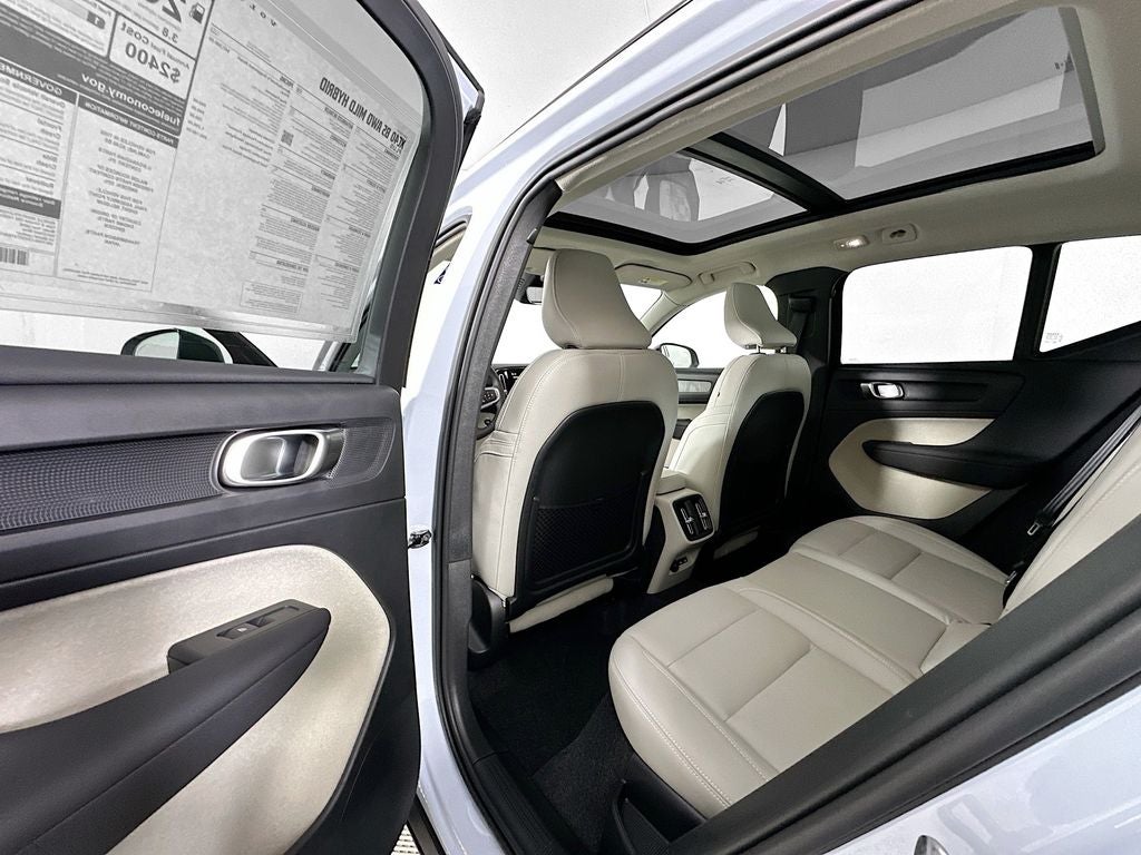 2026 Volvo XC40 B5 Plus