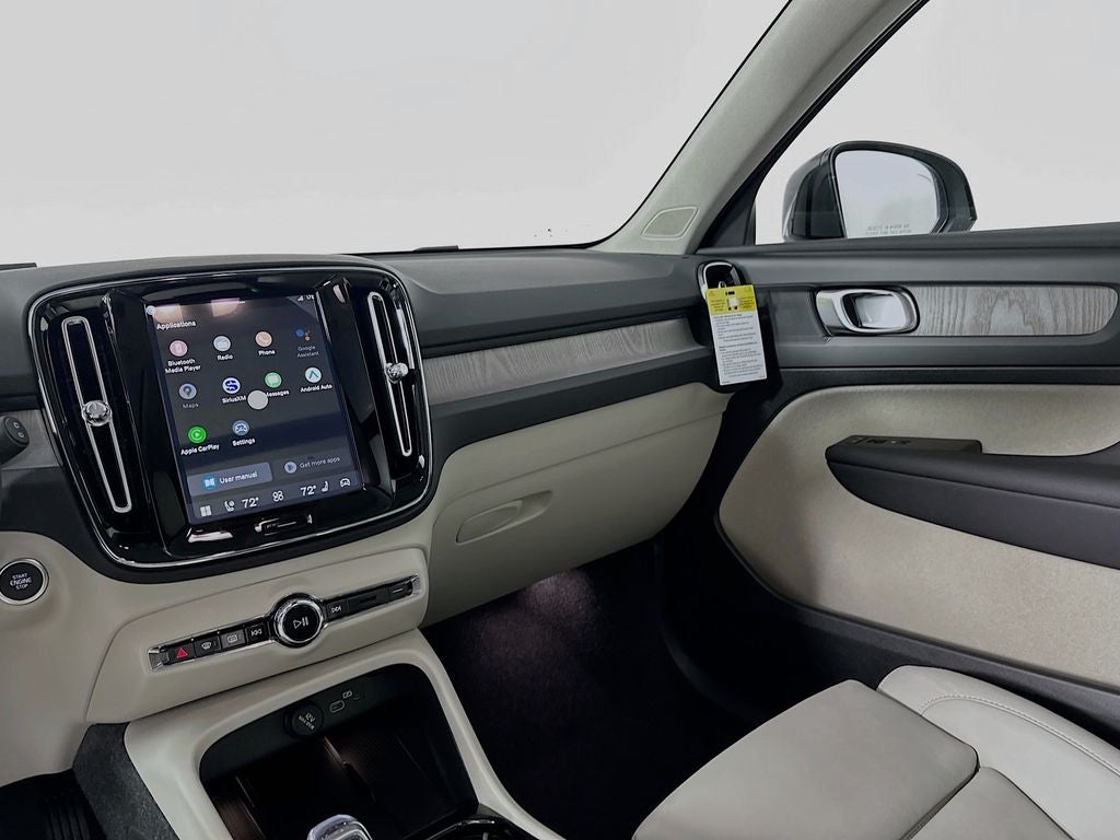 2026 Volvo XC40 B5 Plus