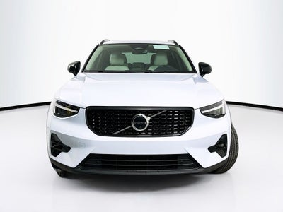 2026 Volvo XC40 B5 Plus