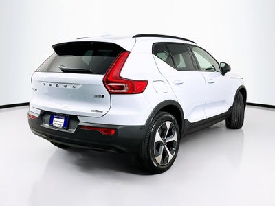 2026 Volvo XC40 B5 Plus