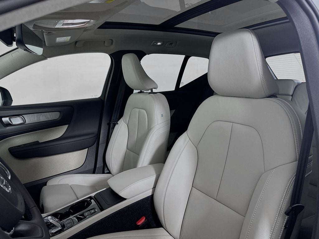2026 Volvo XC40 B5 Plus