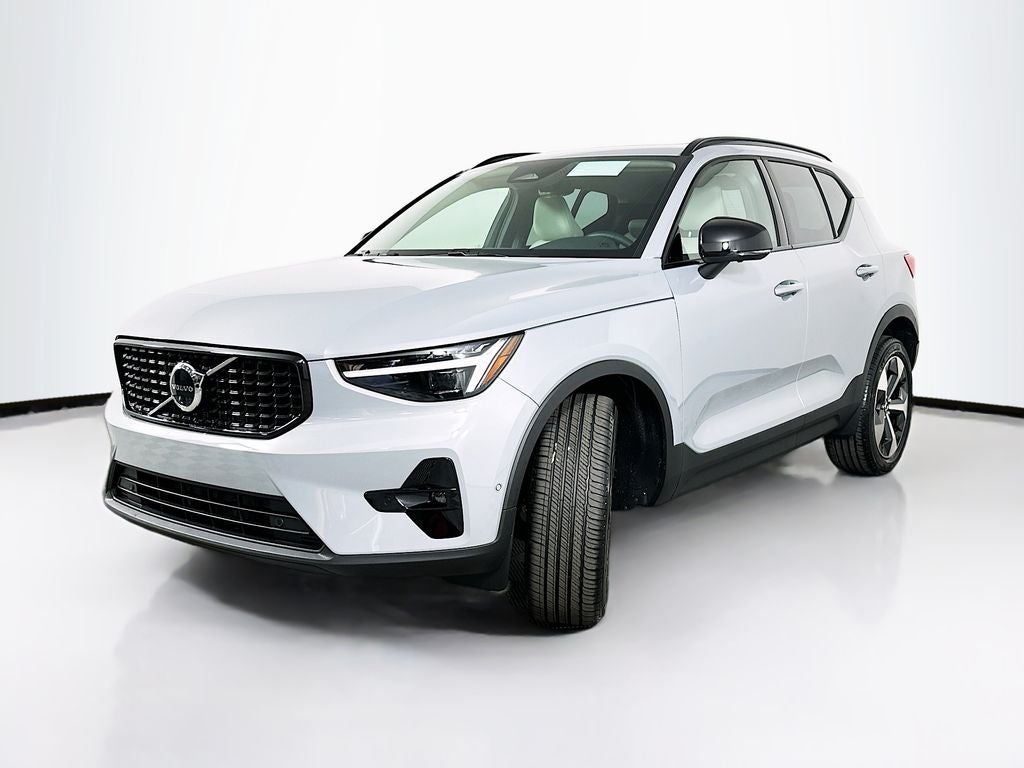 2026 Volvo XC40 B5 Plus