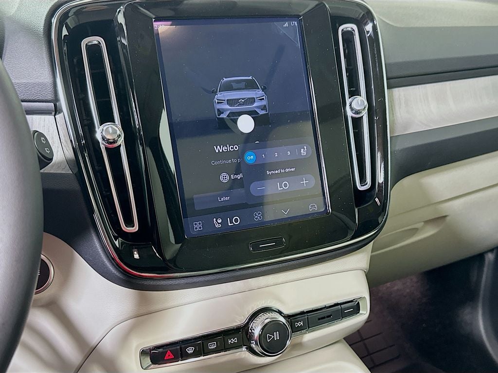2026 Volvo XC40 B5 Plus