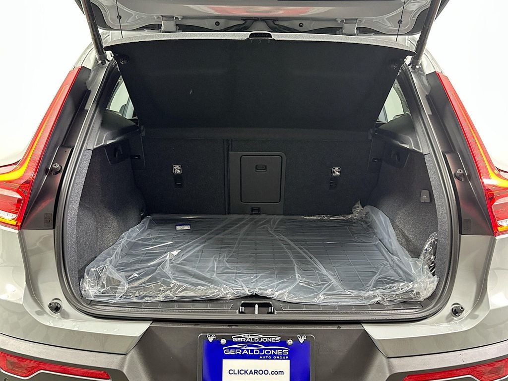 2026 Volvo XC40 B5 Plus