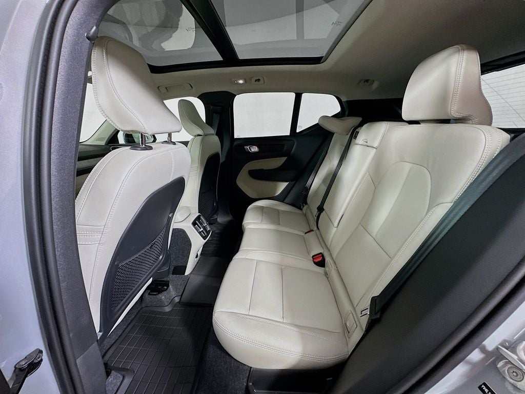 2026 Volvo XC40 B5 Plus
