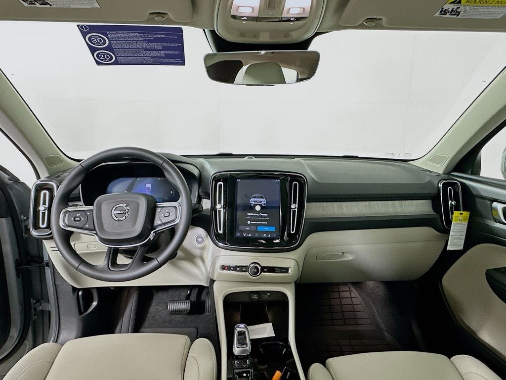 2026 Volvo XC40 B5 Plus