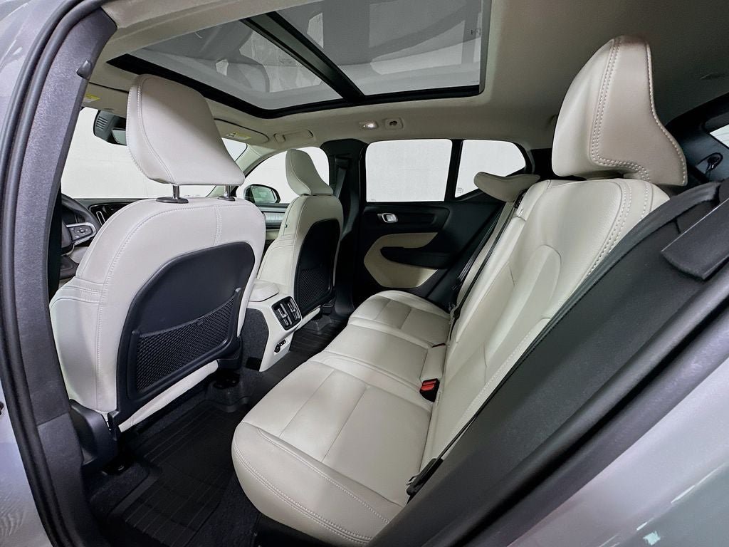 2026 Volvo XC40 B5 Plus