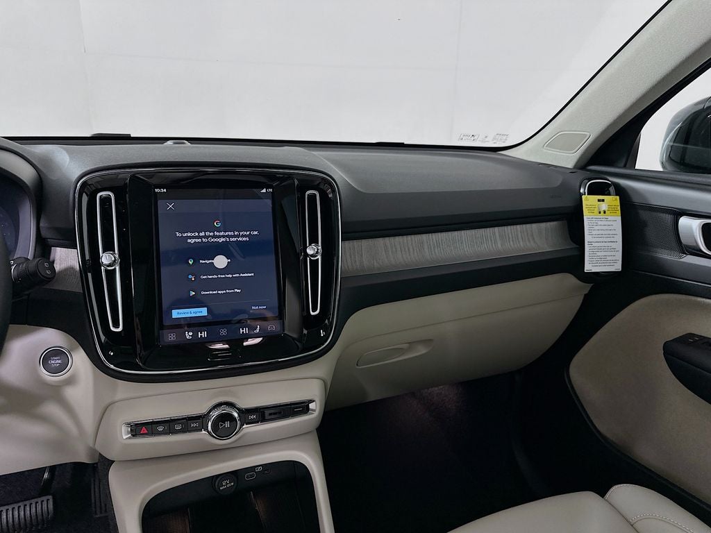 2026 Volvo XC40 B5 Plus