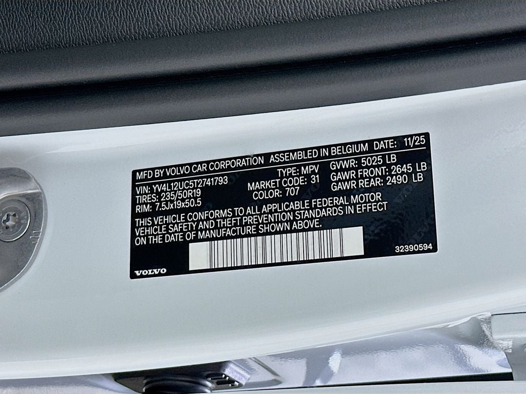 2026 Volvo XC40 B5 Plus