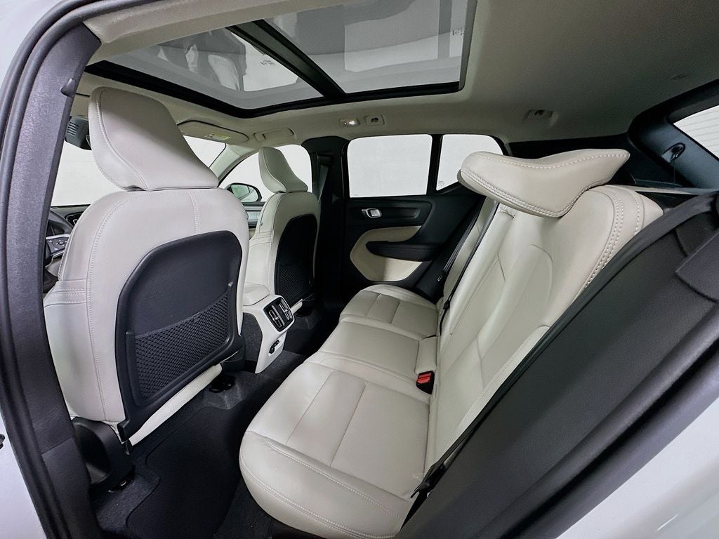 2026 Volvo XC40 B5 Plus