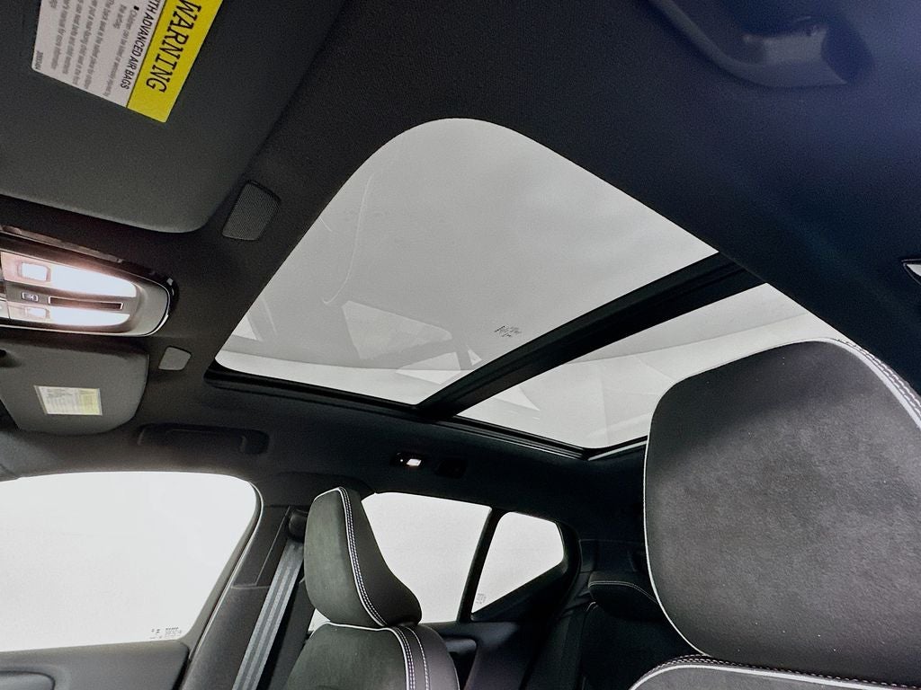 2026 Volvo XC40 B5 Ultra Black Edition