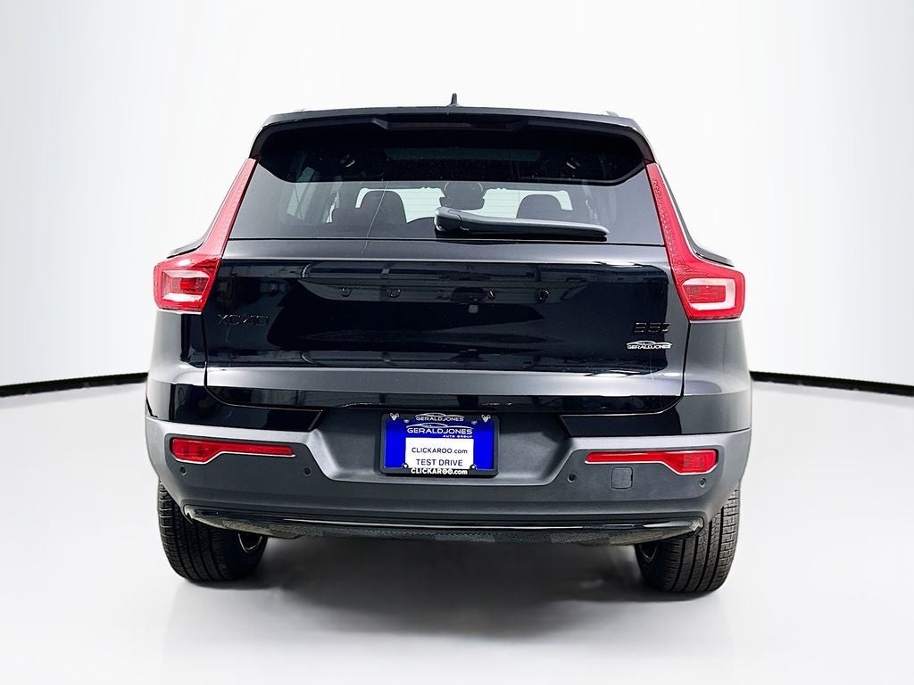 2026 Volvo XC40 B5 Ultra Black Edition
