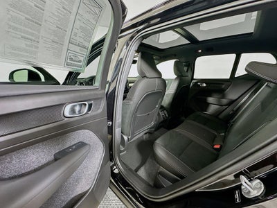 2026 Volvo XC40 B5 Ultra Black Edition