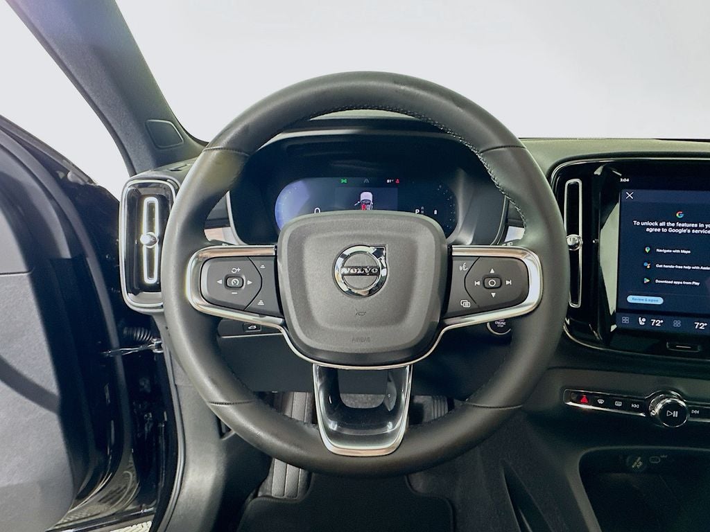 2026 Volvo XC40 B5 Ultra Black Edition