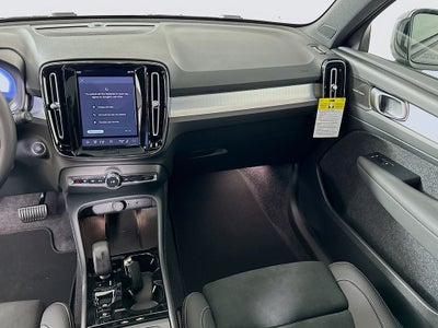 2026 Volvo XC40 B5 Ultra Black Edition