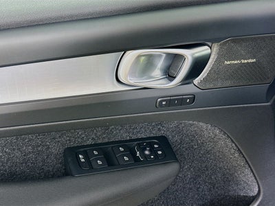 2026 Volvo XC40 B5 Ultra Black Edition