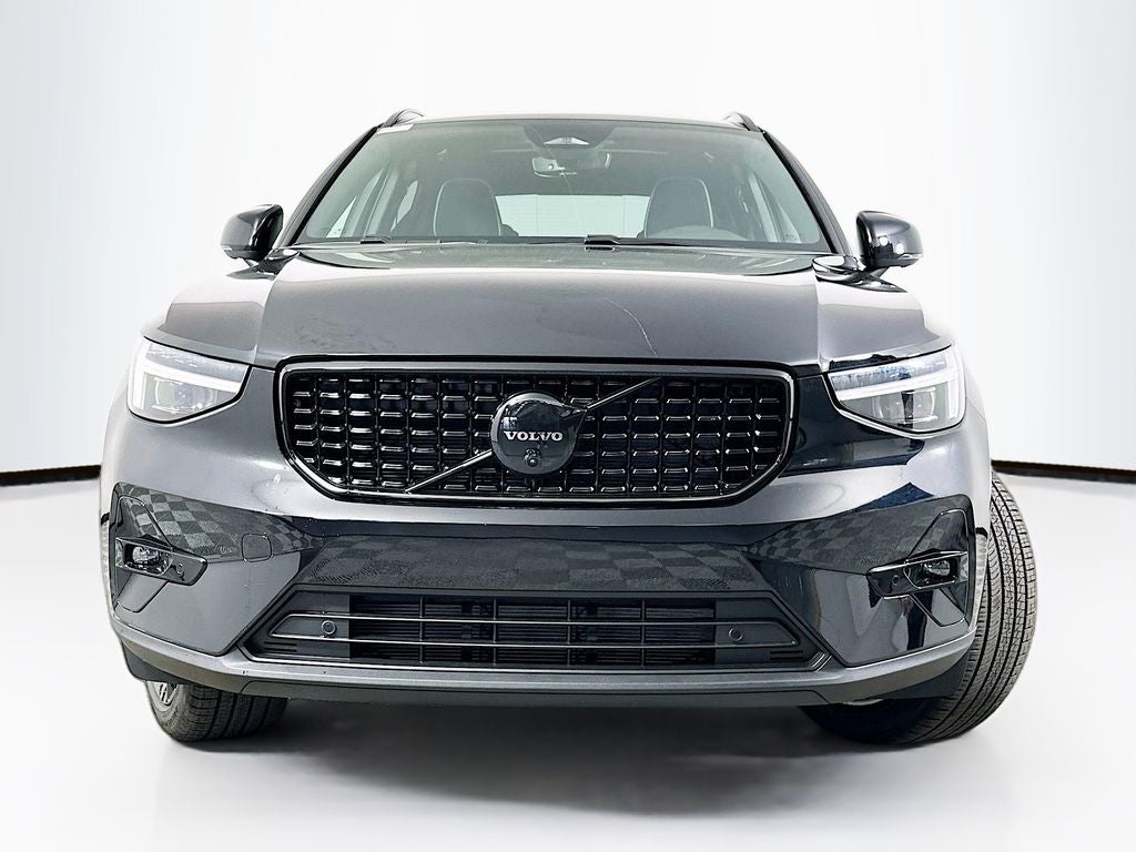 2026 Volvo XC40 B5 Ultra Black Edition