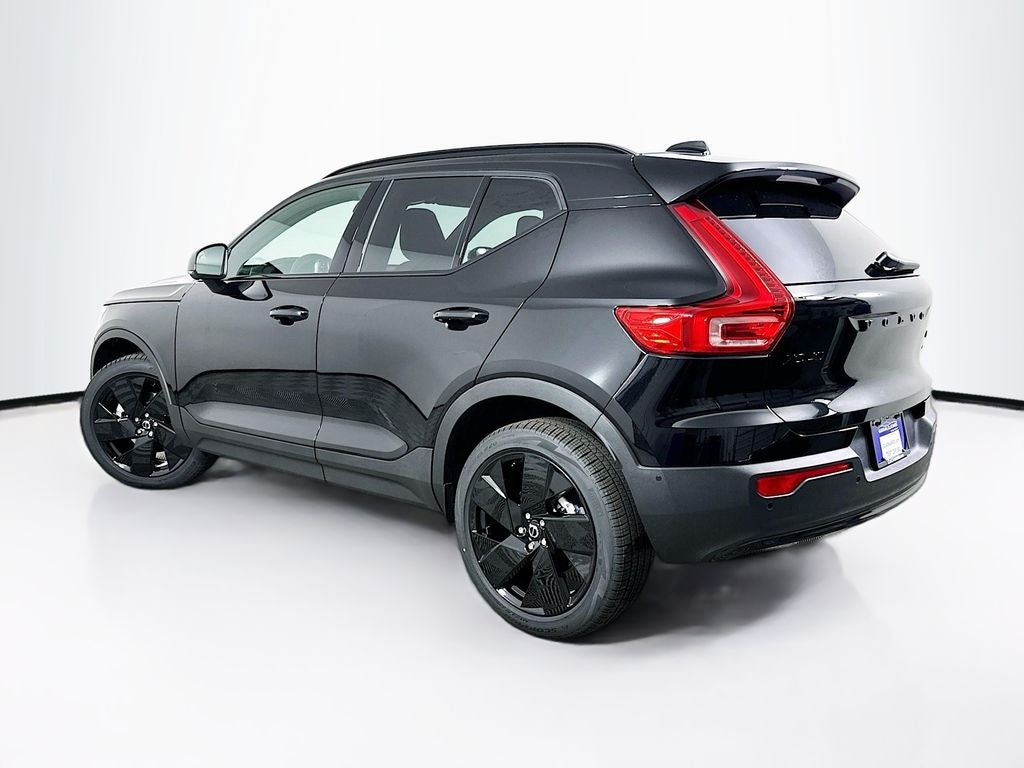 2026 Volvo XC40 B5 Ultra Black Edition