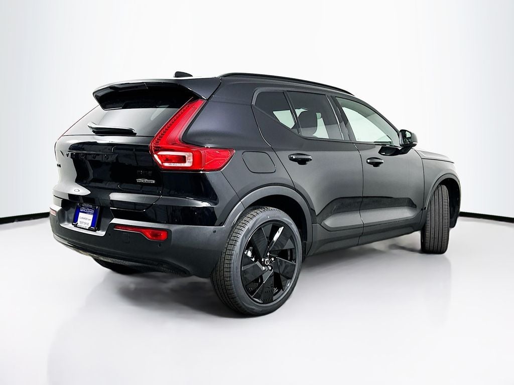 2026 Volvo XC40 B5 Ultra Black Edition