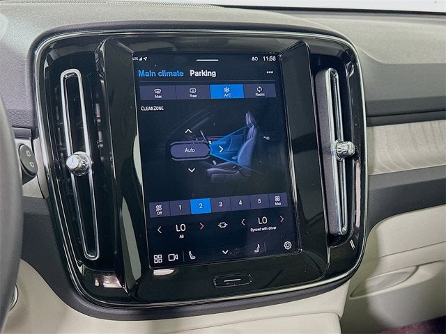 2025 Volvo XC40 Ultra Bright Theme