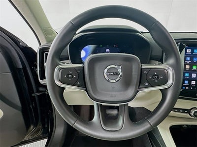 2025 Volvo XC40 Ultra Bright Theme