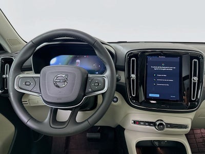 2025 Volvo XC40 B5 Ultra Bright Theme