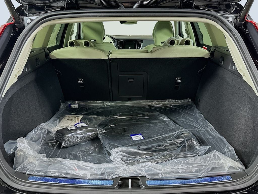 2026 Volvo V60 Cross Country B5 Plus
