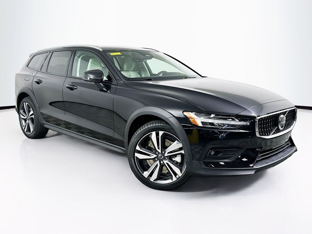 2026 Volvo V60 Cross Country B5 Plus