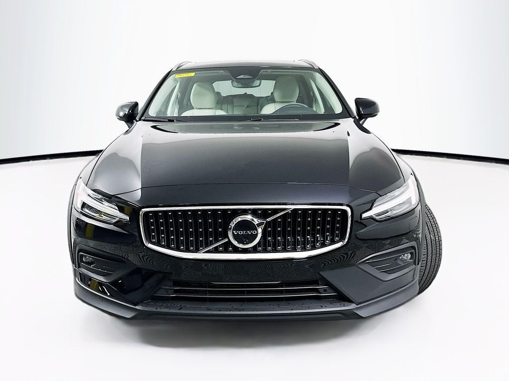 2026 Volvo V60 Cross Country B5 Plus