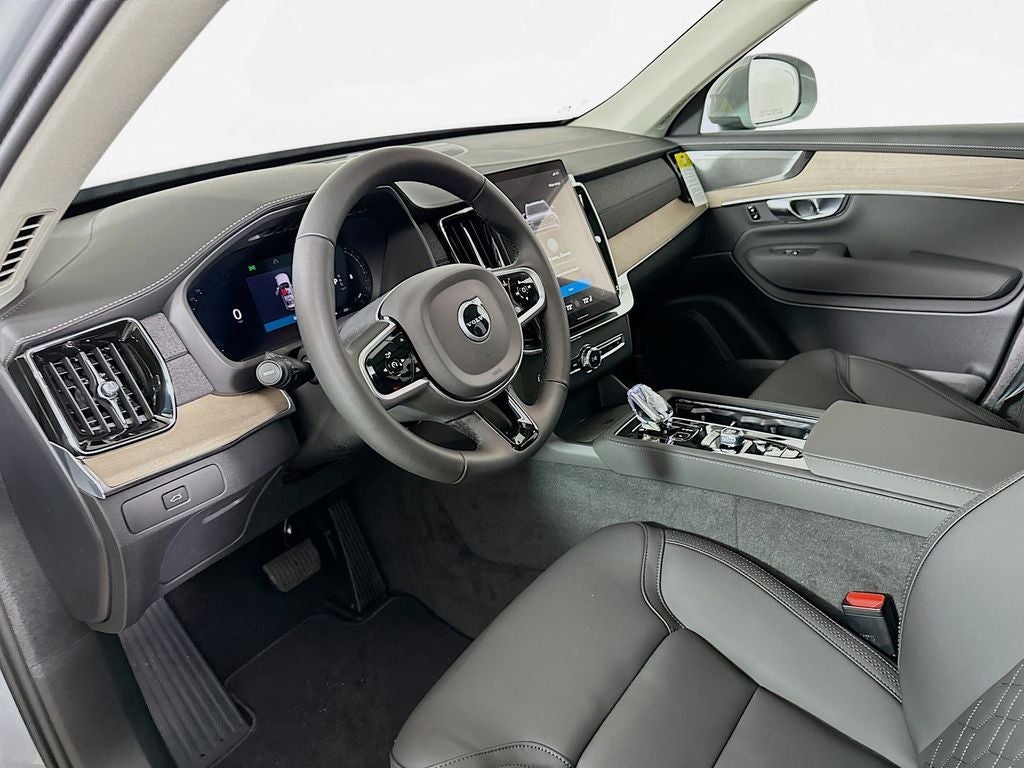 2026 Volvo XC90 B5 Plus
