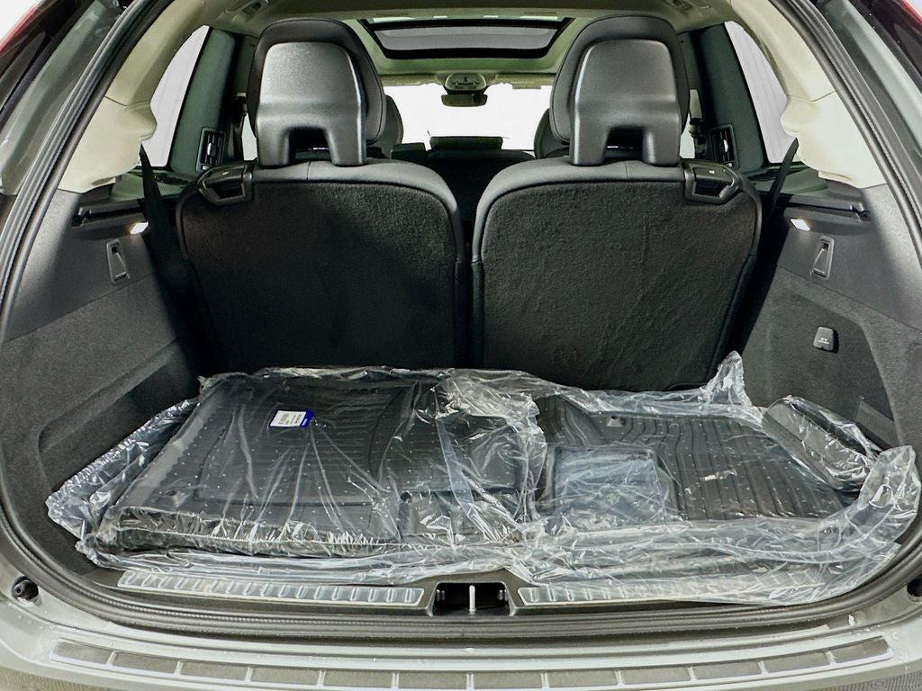 2026 Volvo XC90 B5 Plus