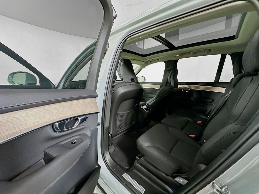 2026 Volvo XC90 B5 Plus