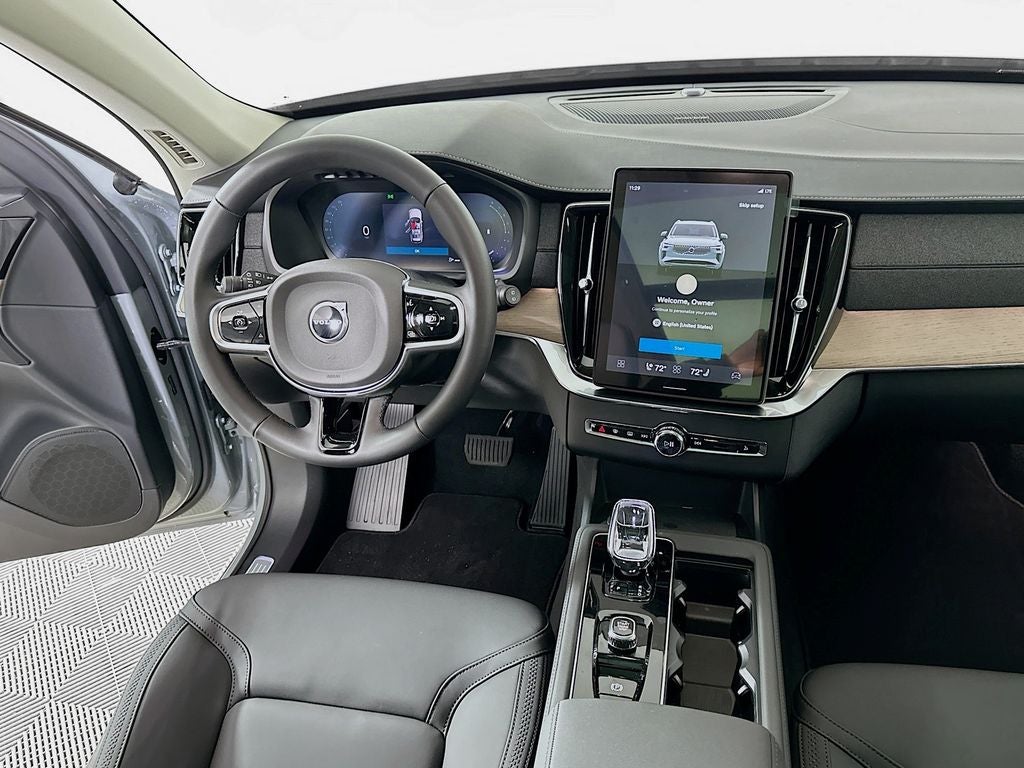 2026 Volvo XC90 B5 Plus