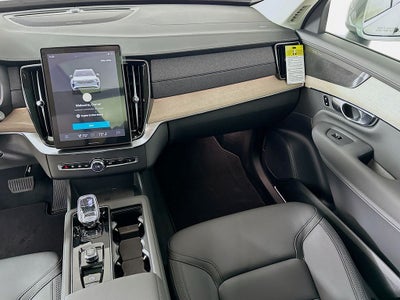 2026 Volvo XC90 B5 Plus
