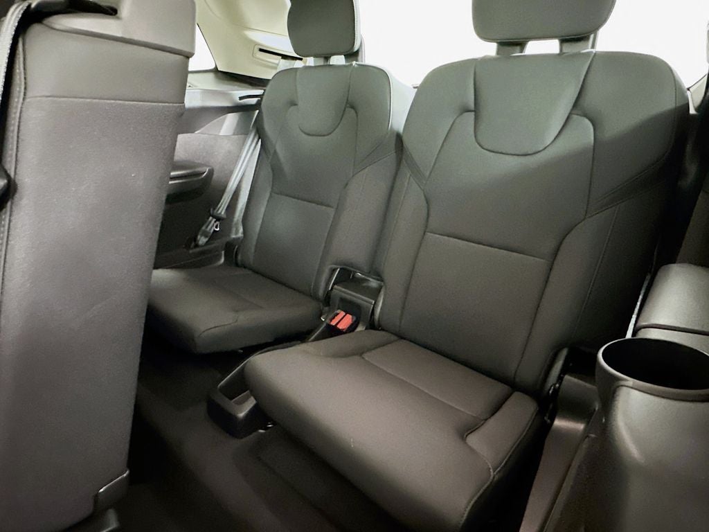 2026 Volvo XC90 B5 Plus