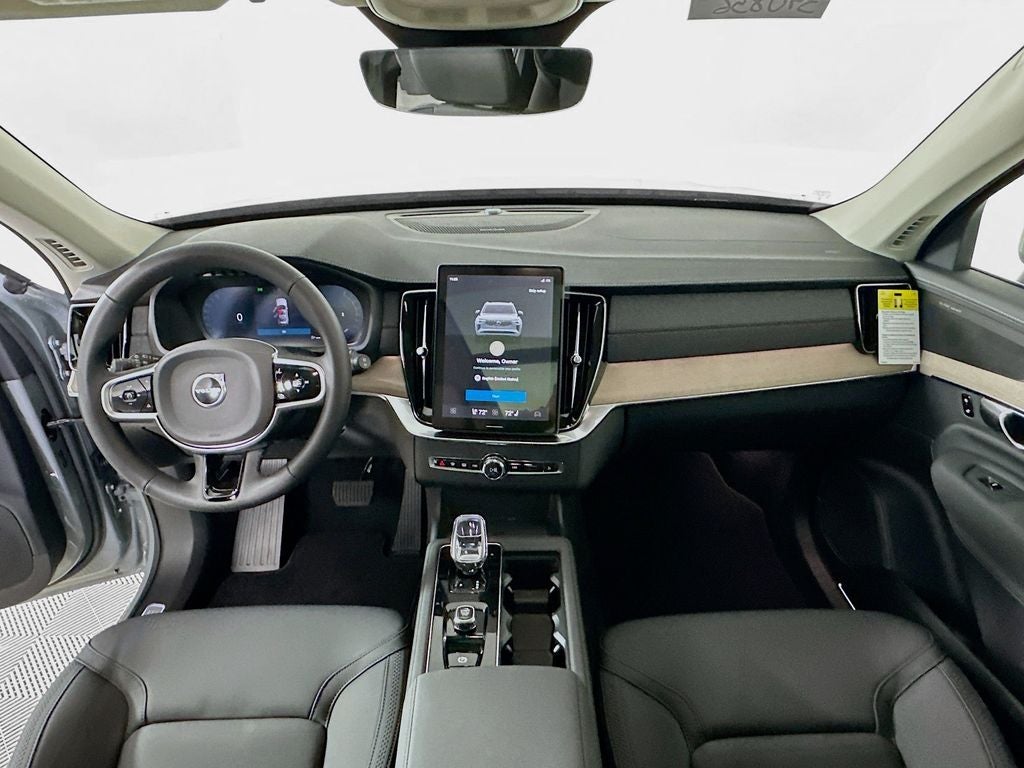 2026 Volvo XC90 B5 Plus
