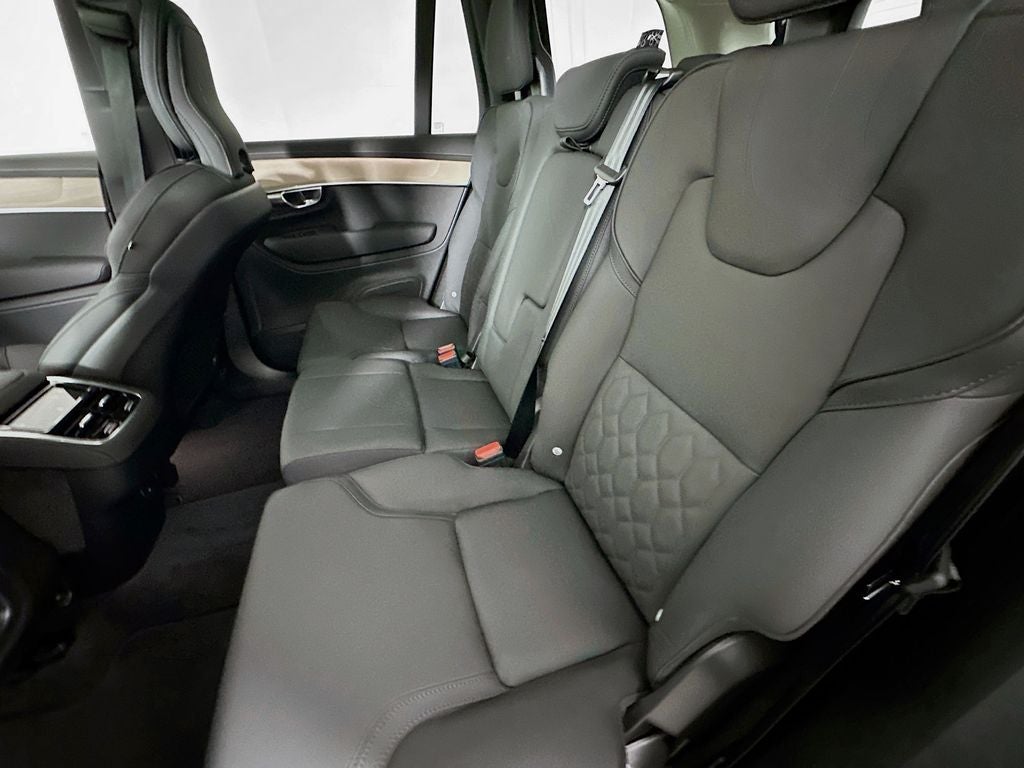 2026 Volvo XC90 B5 Plus
