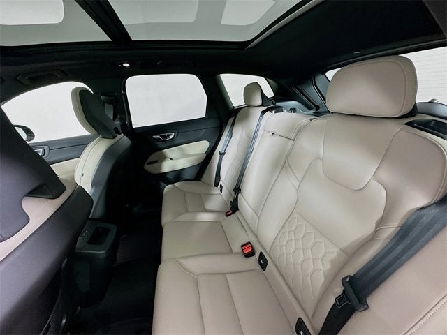 2026 Volvo XC60 Plus