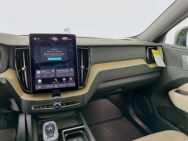 2026 Volvo XC60 Plus