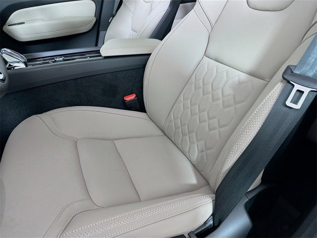 2026 Volvo XC60 Plus