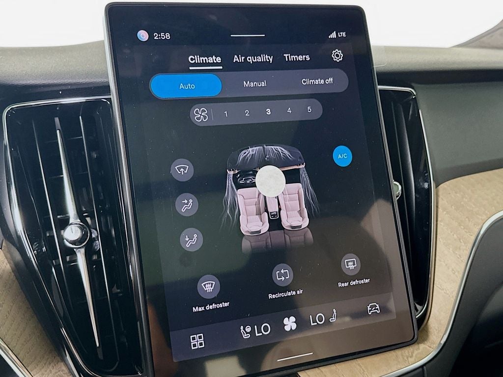 2026 Volvo XC60 B5 Plus