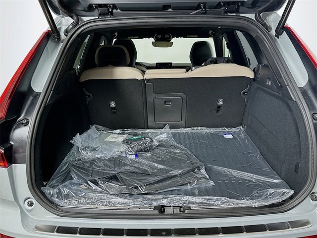 2026 Volvo XC60 Plus