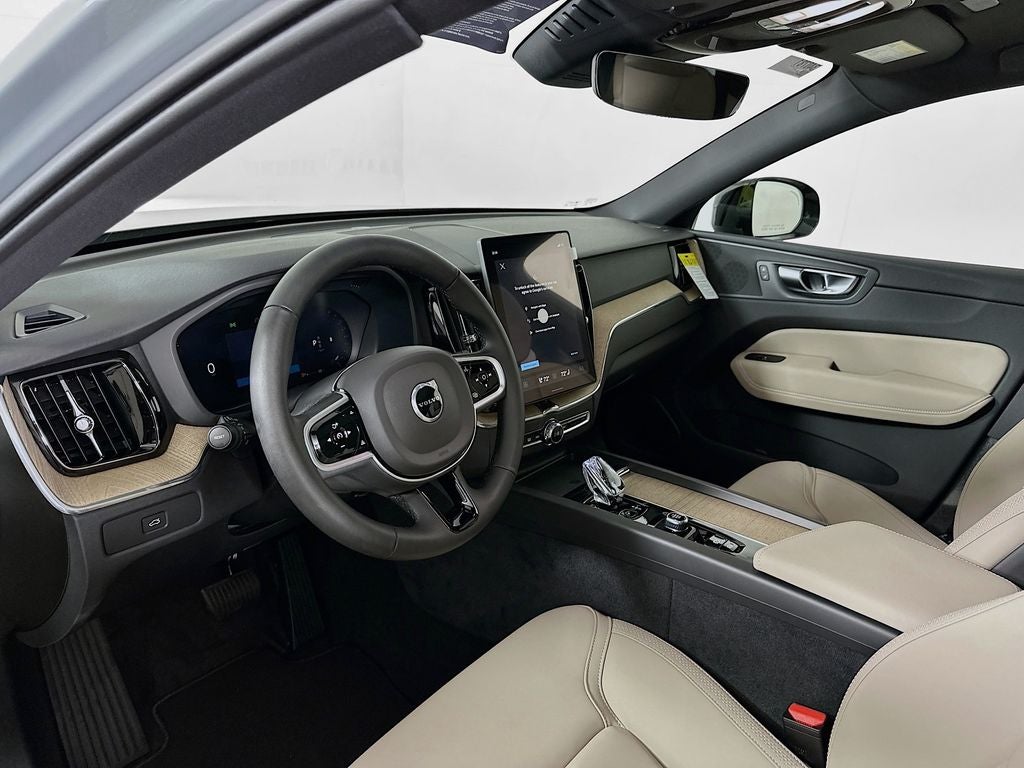 2026 Volvo XC60 B5 Plus