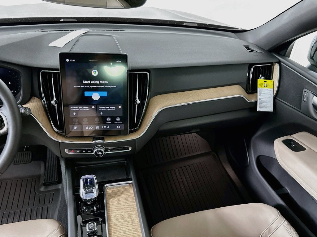 2026 Volvo XC60 B5 Plus
