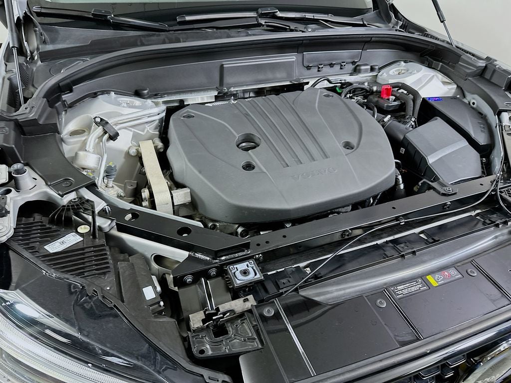2025 Volvo XC60 B5 Plus